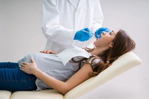 Почему важно посещать стоматолога во время беременности?